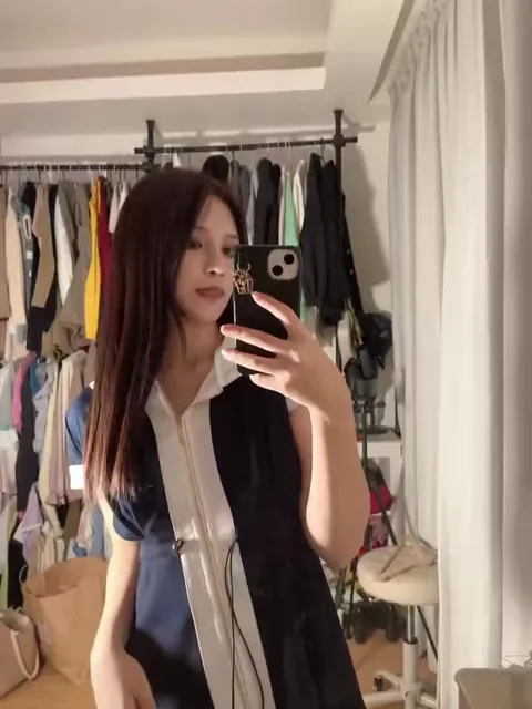 女神的自拍漏乳